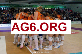 Slater：库里将在10天后接受伤病评估，至少再缺席五场比赛